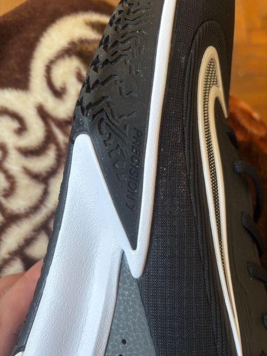 Nike precission7