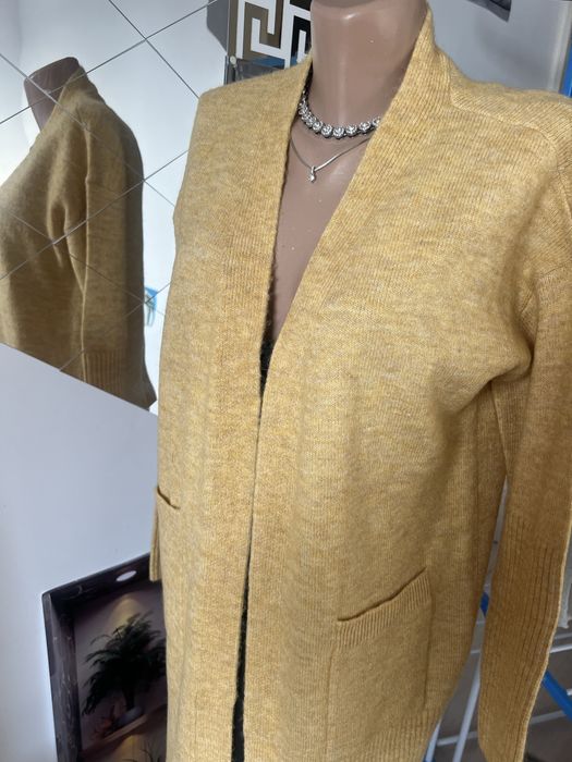 pulovere pantaloni de sezon orice produs 50 lei noi