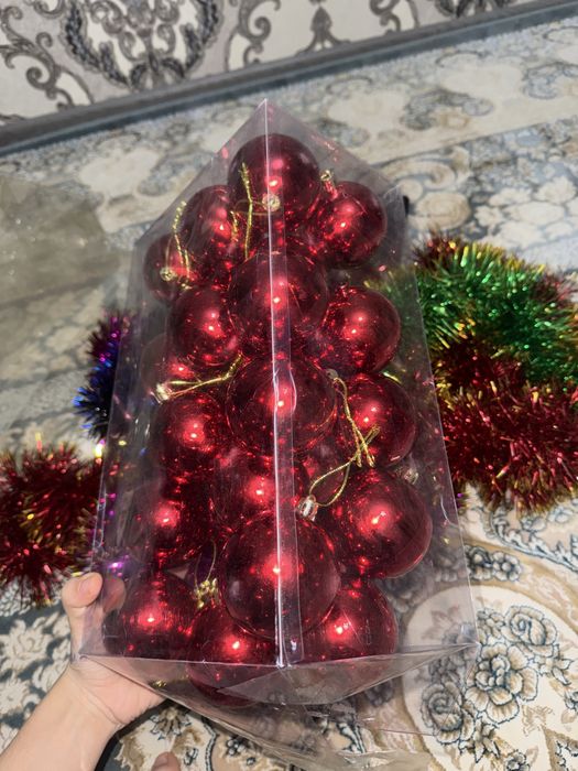 Янги йил учун арча ойинчоги 100 минг 5 та зар билан