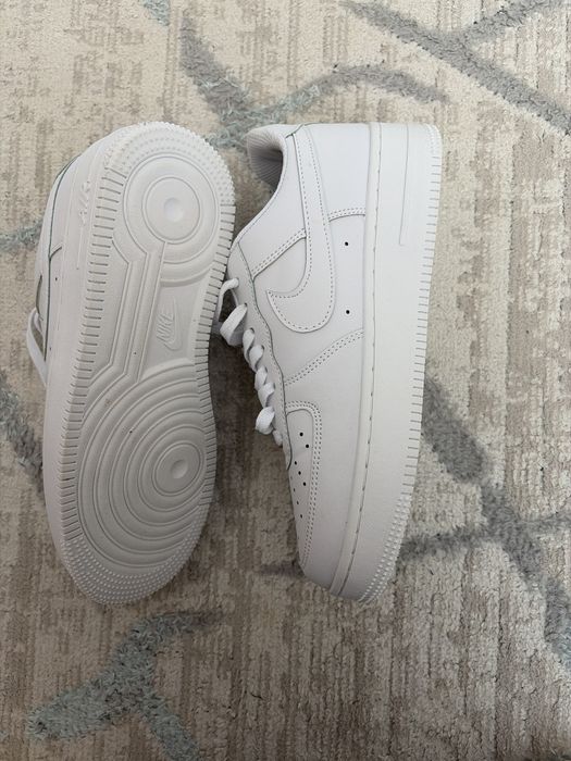 кроссовки найк белые