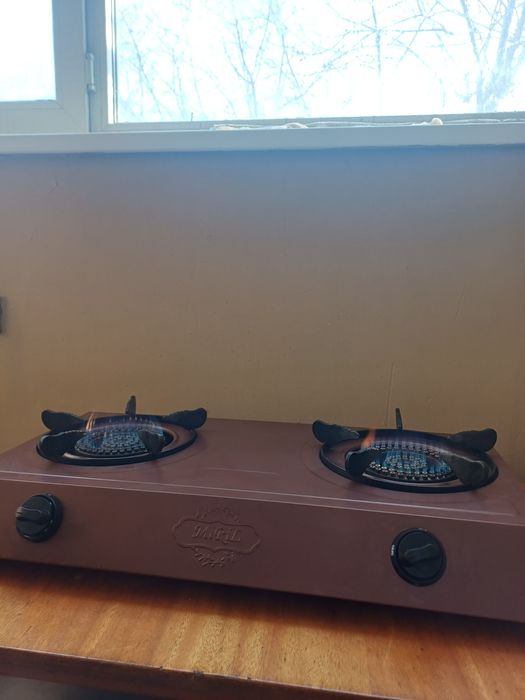 Продам газовую плиту