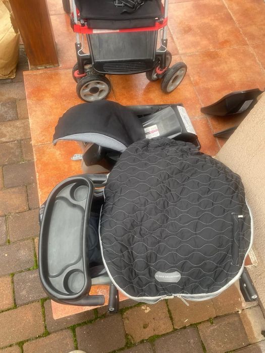 Vând cărucior Caboose special conceput pentru 2 copii de vârste diferite