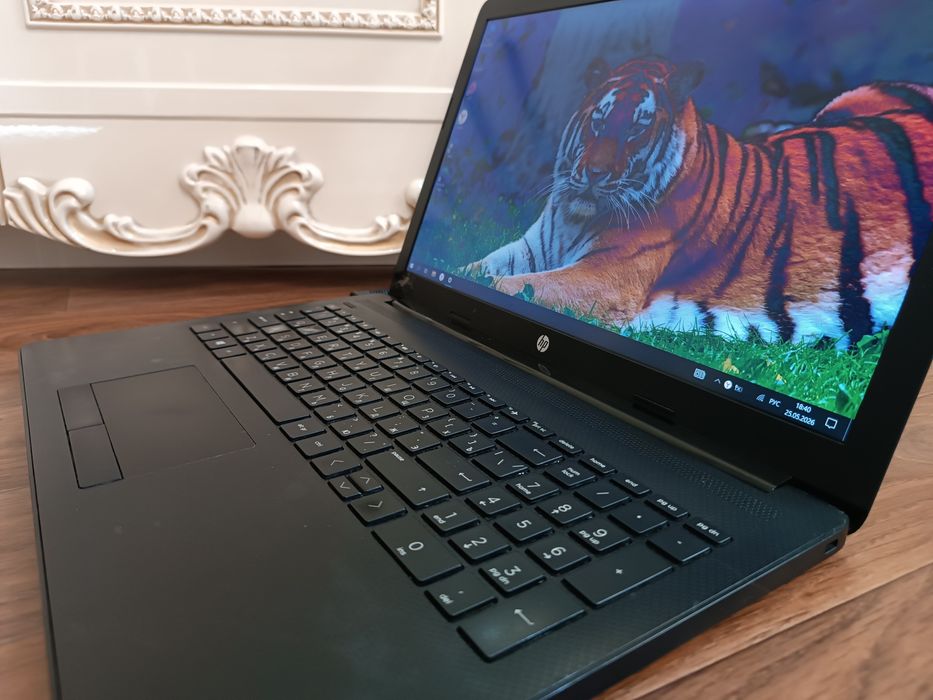 HP RYZEN 3 Ноутбук Windows 10 Pro.