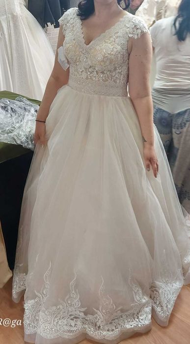Rochie mireasa alba-crem