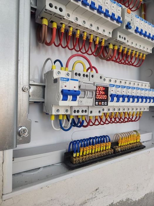 Elektrik xizmatlari terminal bor perechialeniy ham