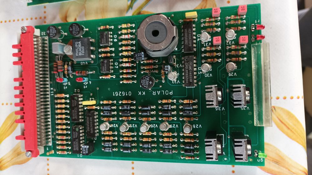 Carduri electronice ghilotina Polar. Executam și reparatii !