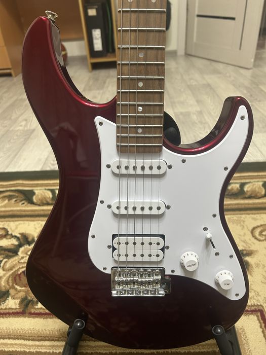 Электрогитара Yamaha Pacifica 012 RED