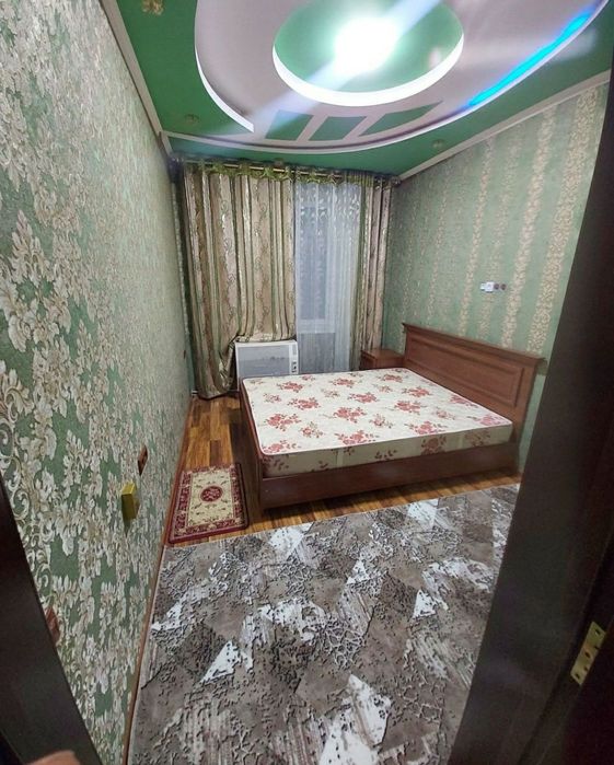 Shayxontohur tumani, Navoiy koʻchasi Mustaqillik maydoni yonida