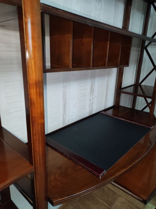 Дизайнерский стеллаж для дома и офиса. Италия, массив красного дерева