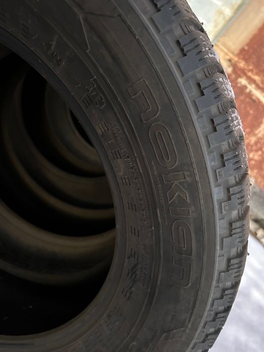 Продам шины R18 зима
