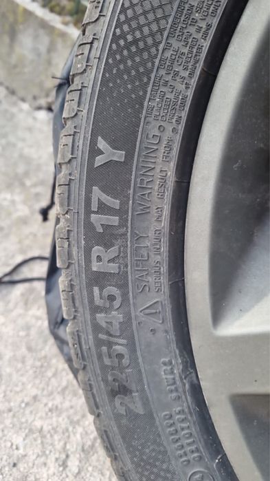 Vand jante aliaj 17” cu anvelope de vara