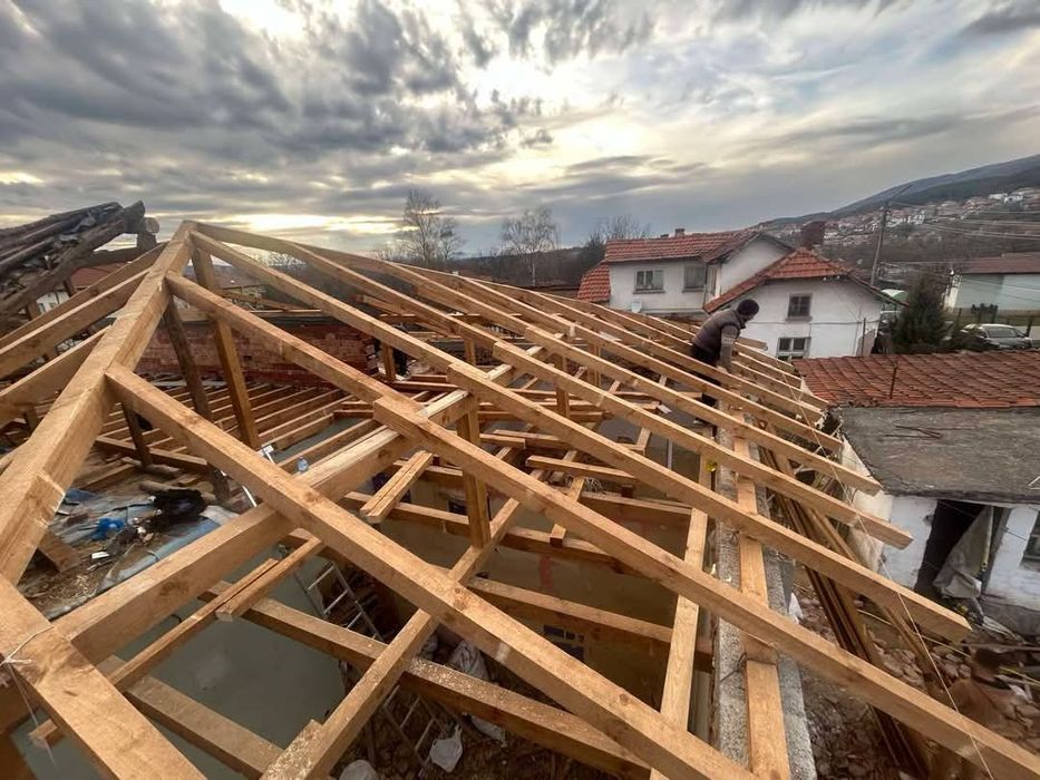 строителна бригада ремонт на покриви