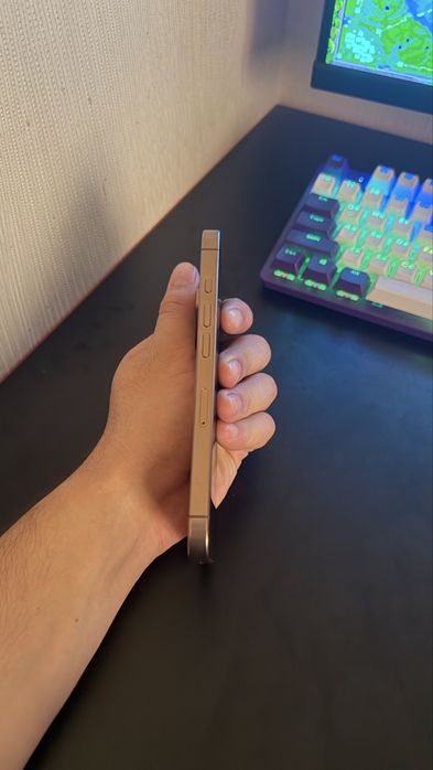 Iphone 16 pro desert