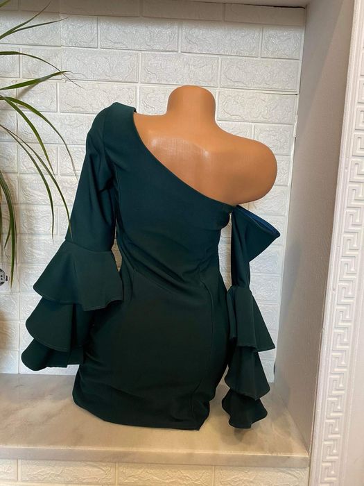 Страхотна рокля