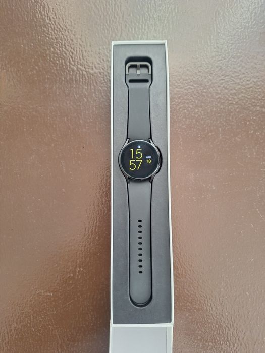 Смарт часы Samsung galaxy watch 4