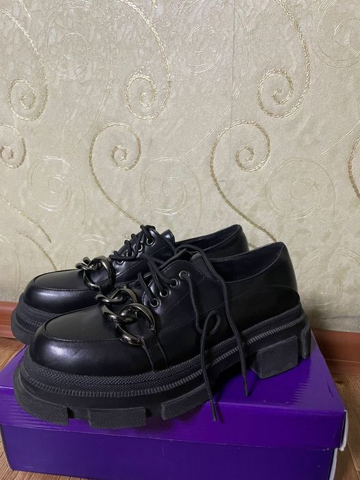 Продам лоферы из натуральной кожи.