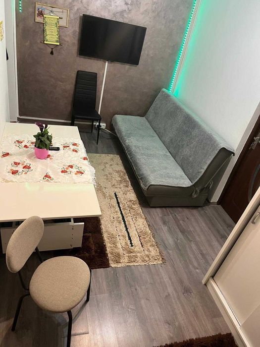 Vind apartament strada borsecului nr x12
