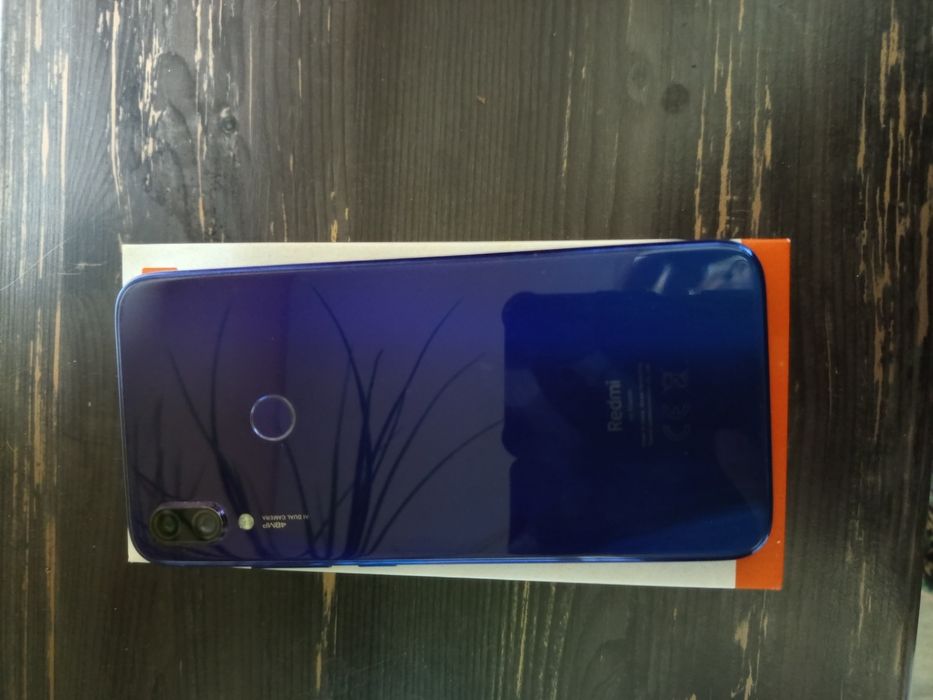Продам смартфон  Redmi note 7 7