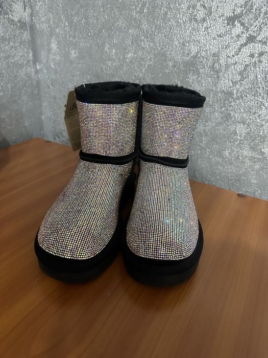 Угги с камнями новые