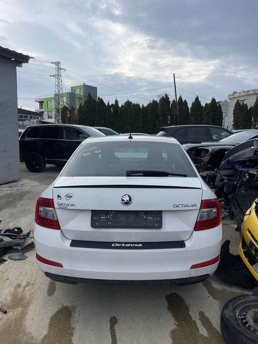 Шкода Октавия 2014 година На Части