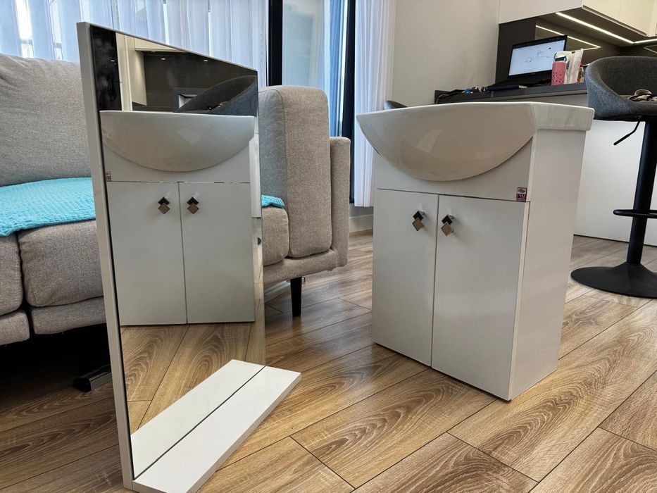 Водоустойчив комплект шкаф с огледало, мивка и батерия за баня