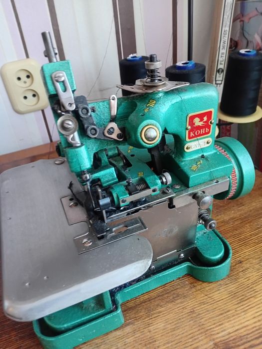 Продается трехниточный оверлог ,Работает отлично.