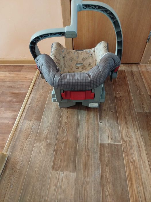 Продам детское кресло в машину!