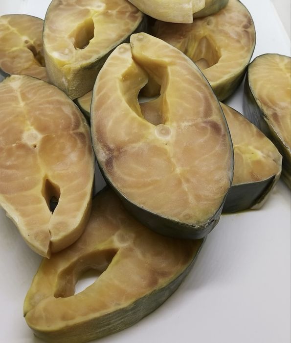 Стейки свежемороженого осетра