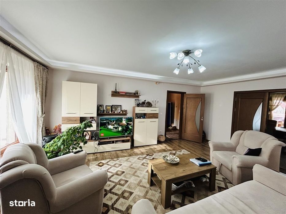 Casa individuala, 5 camere, pivnita, pod, teren 513 mp, zona linistita