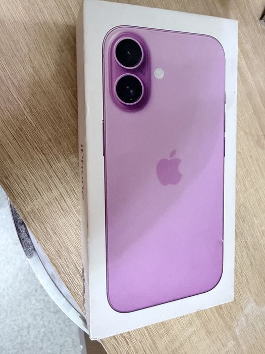 Iphone 16 розовый