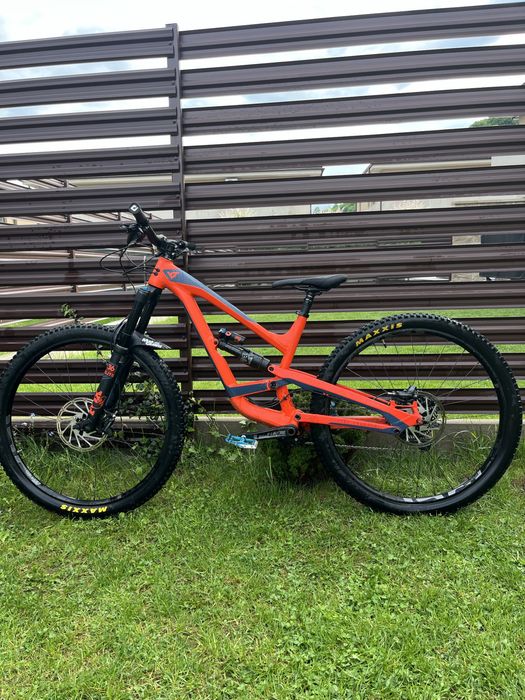 YT Capra AL Comp 2019 - ca noua