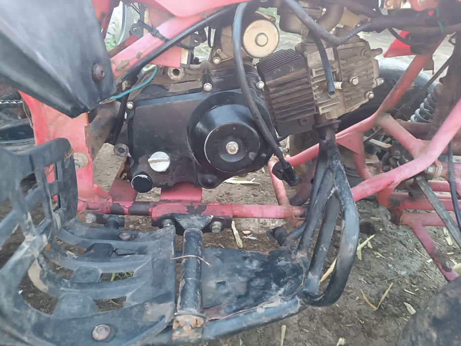 Vând ATV 125cc pornibil