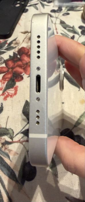 Vand Iphone 13 128Gb neverlocked