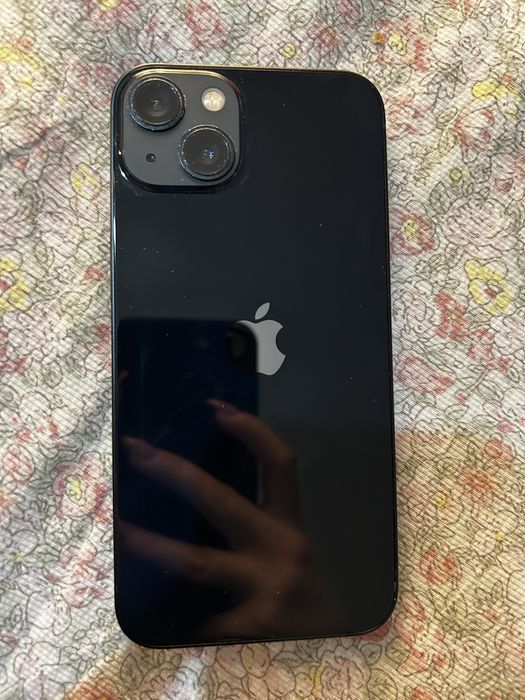 Продавам Iphone 13