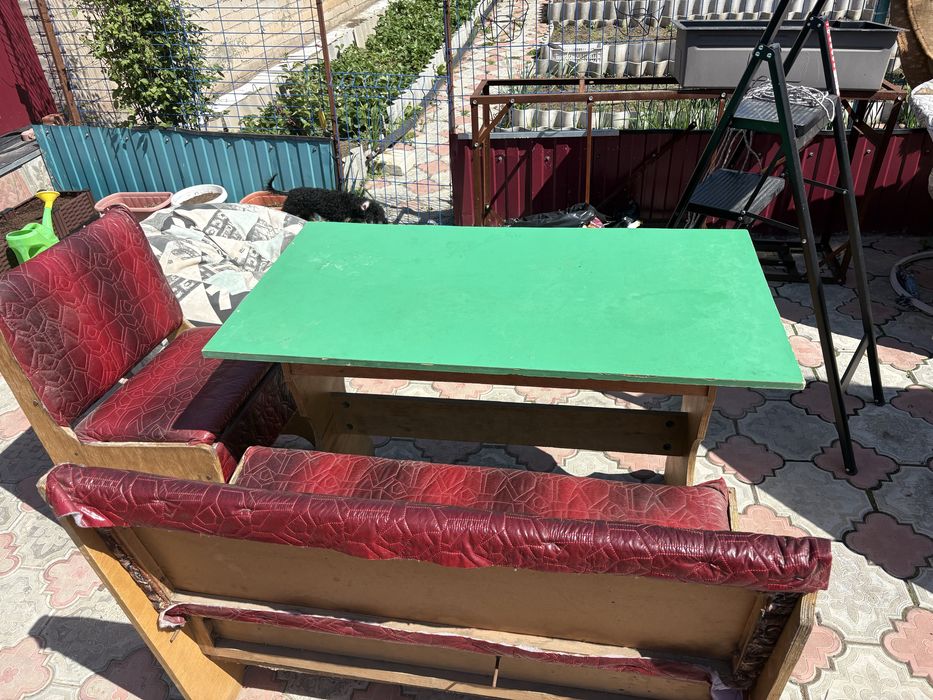 Продам Стулья и стол