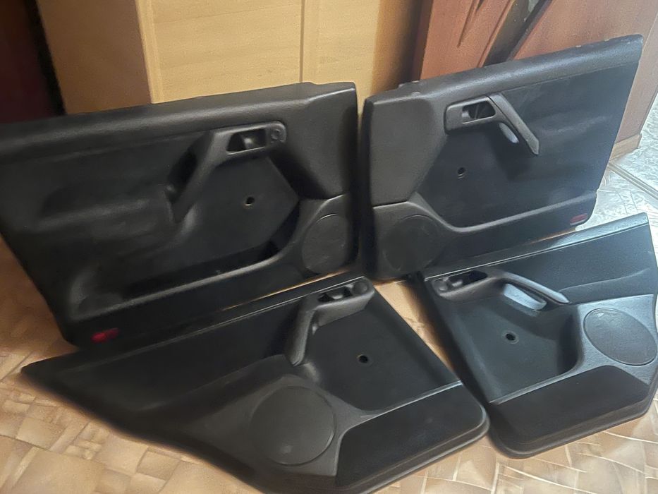 Обшивки дверей гольф 3