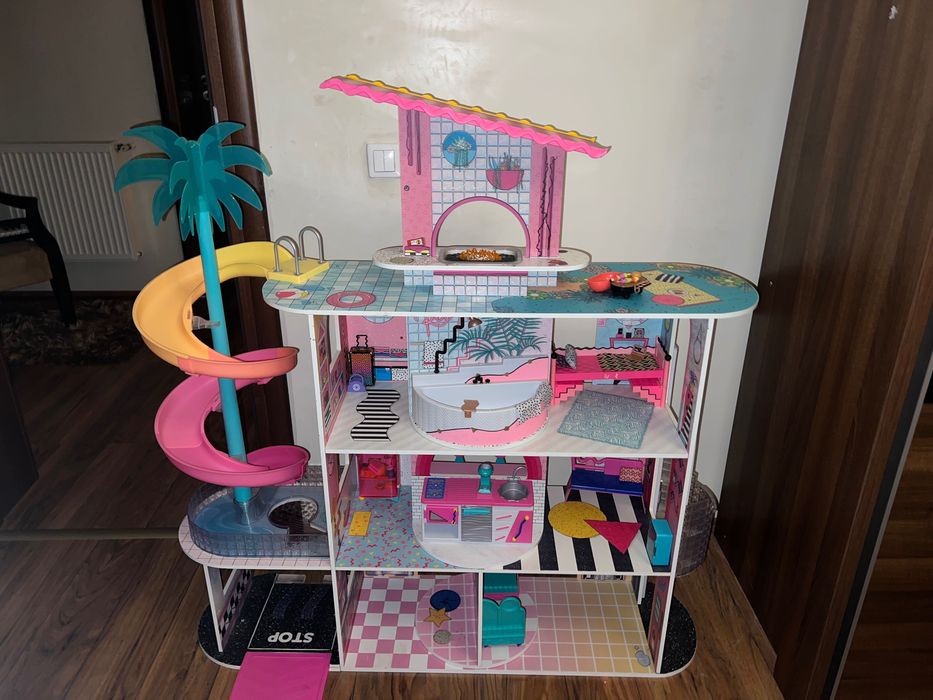 Căsuța LOL OMG pentru papusi