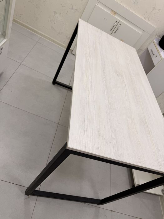 Офисный стол сотилада иккита бор