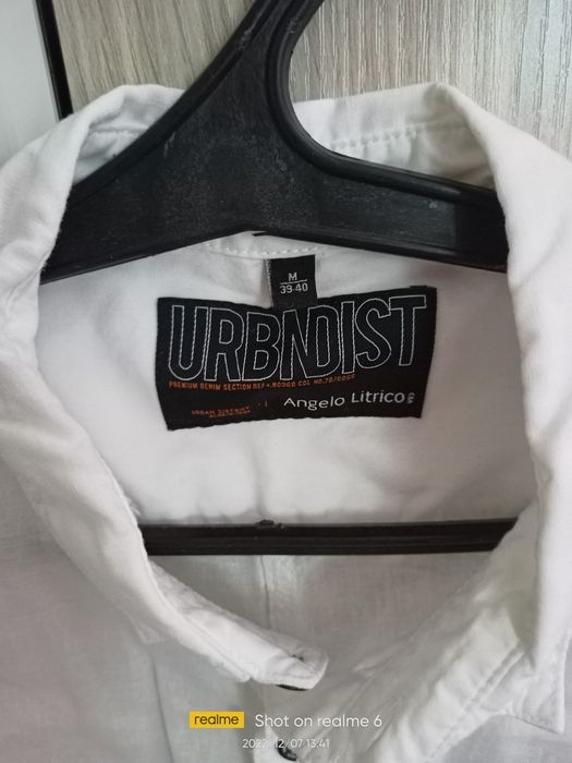 Продам 2 мужские рубашки новые