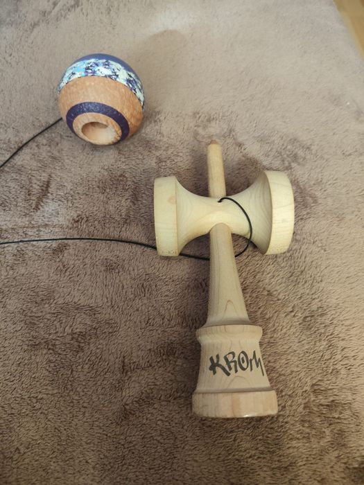 Vând kendama Adrian vilau
