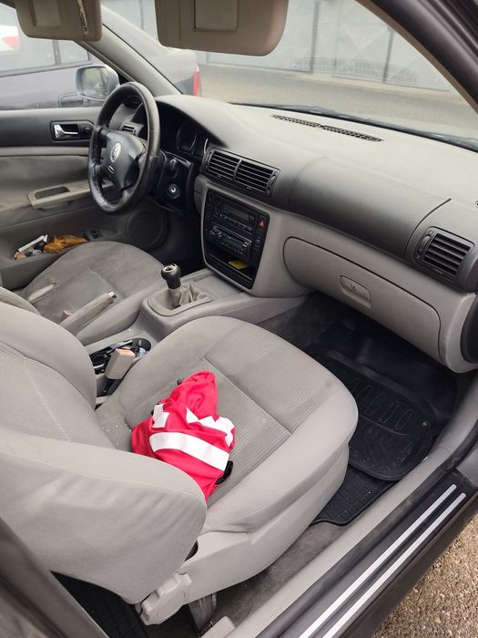 Vând Passat b5 2001  break  pentru dezmembrat