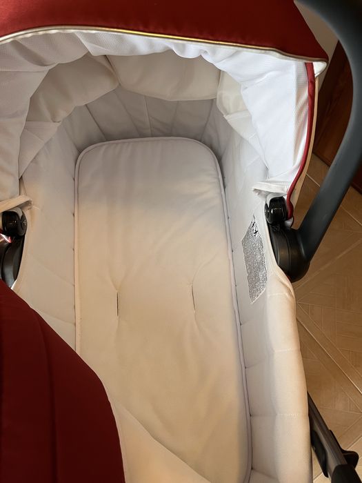 Комбинирана бебешка количка