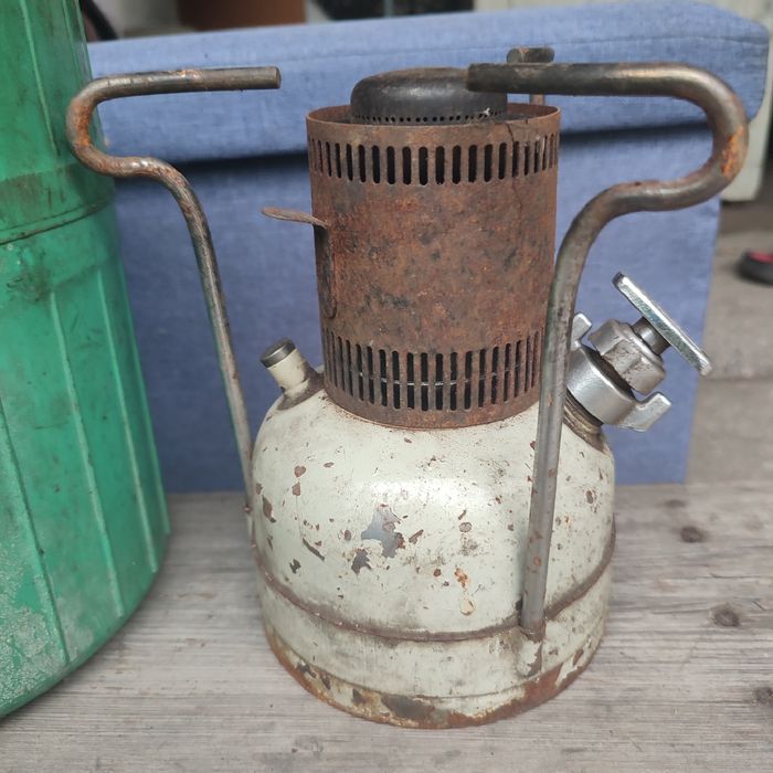 Продам примус шмель на бензине