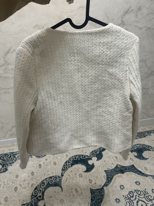 Твидовый жакет белый