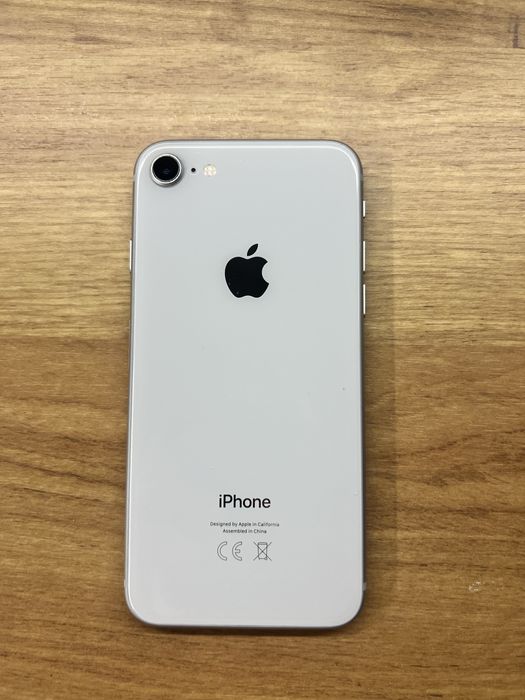 Iphone 8  64gb памет