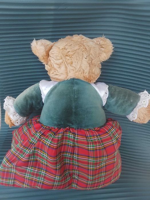 Голямо плюшено мече момиченце с рокличка