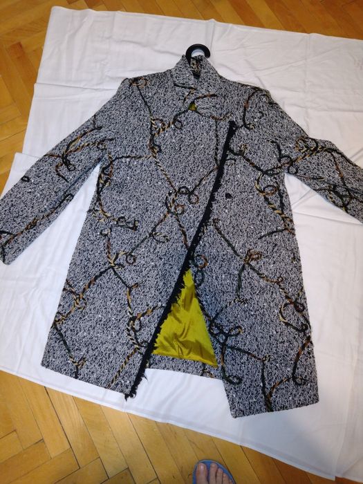 Paltoan fără nasturi