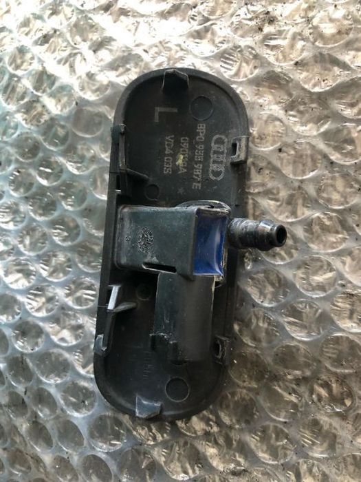 sprituitoare parbriz stanga audi a3 8p 2010