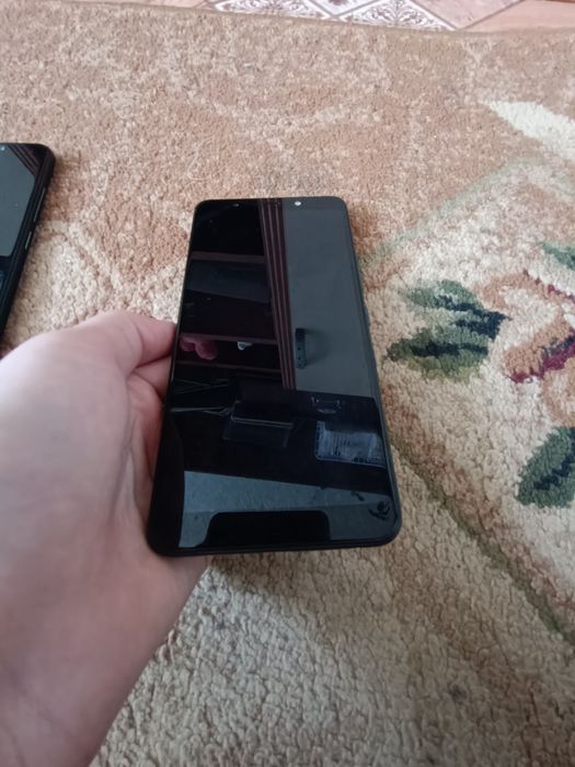 Продам три телефона