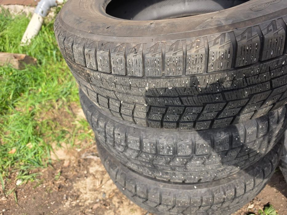 Продам резину 225/65/r17